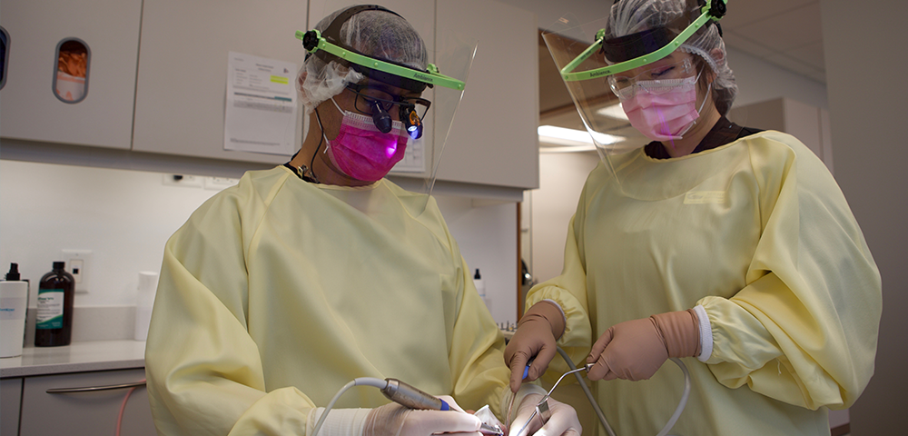 Le premier écran facial antireflet adapté aux loupes