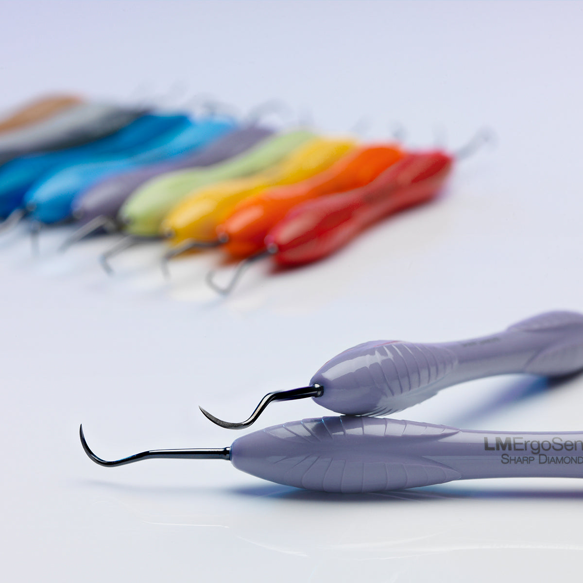 LM™ SharpDiamond™ 100% Sharpen-Free SICKLE SCALERS (ÉCHELLES À DENTS)